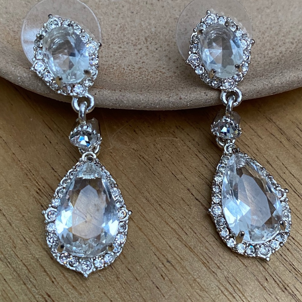 Striking Silver Teardrop Special Occasion Bling Drop Earrungs